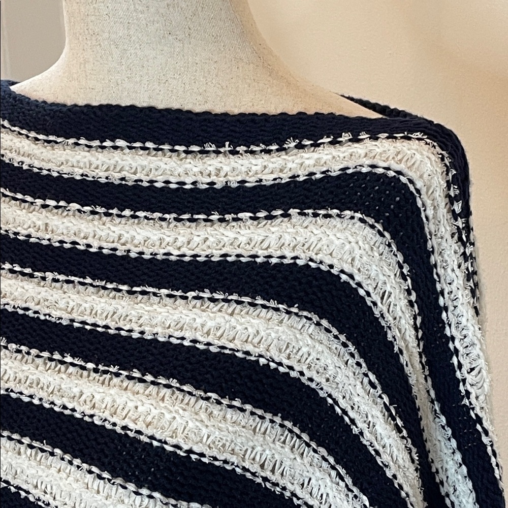 Anthropologie Evie Poncho Sweater Dolman Sleeve Navy White M/L NWT - Picture 2 of 8
